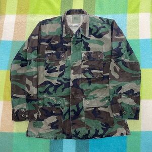 Vintage Army issue camo button down overshirt